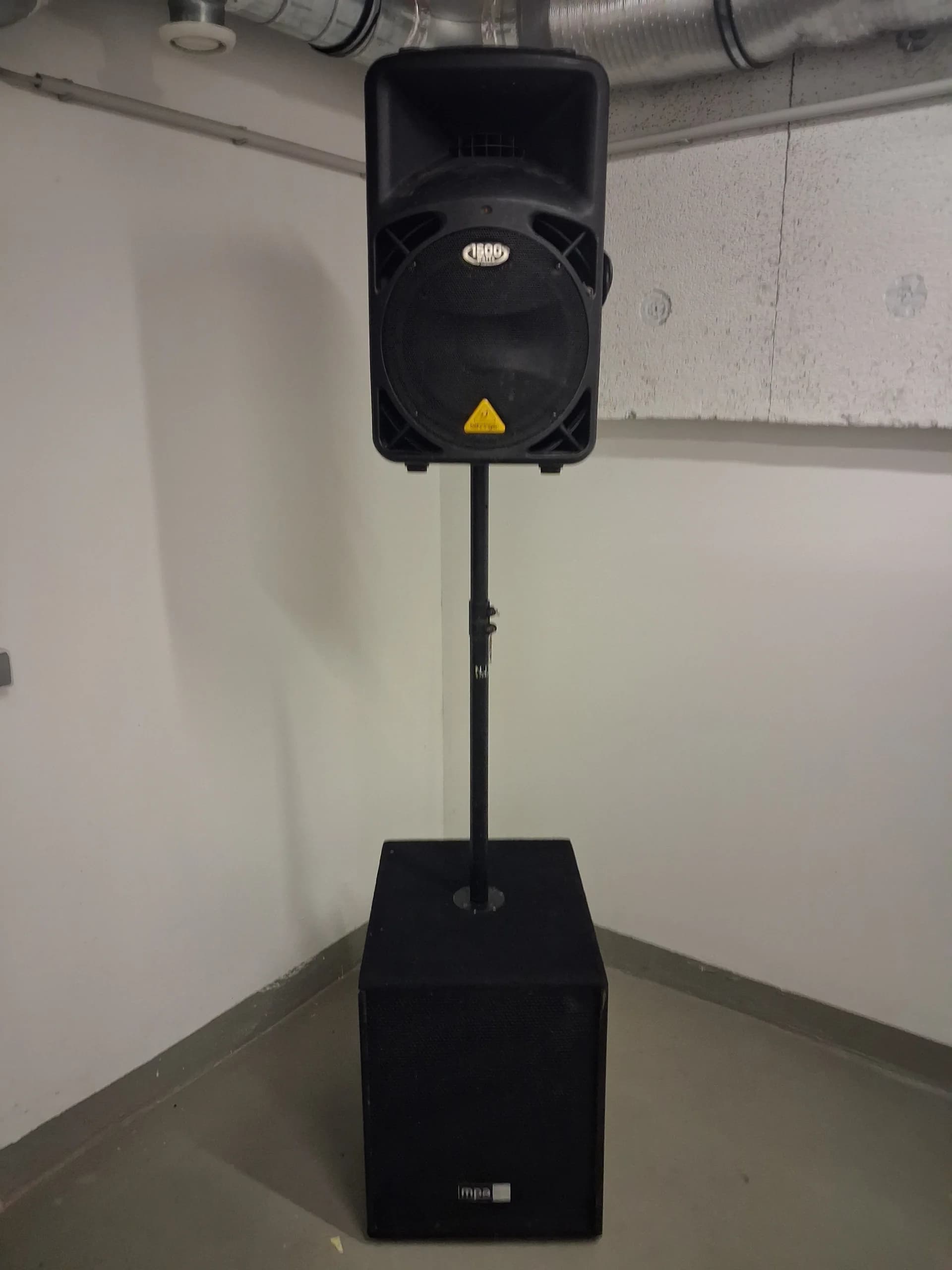 Mächtiges PA-Komplettset: 2x Subwoofer + 2x 1500W Tops + 6Ch-Mischpult & Kabel